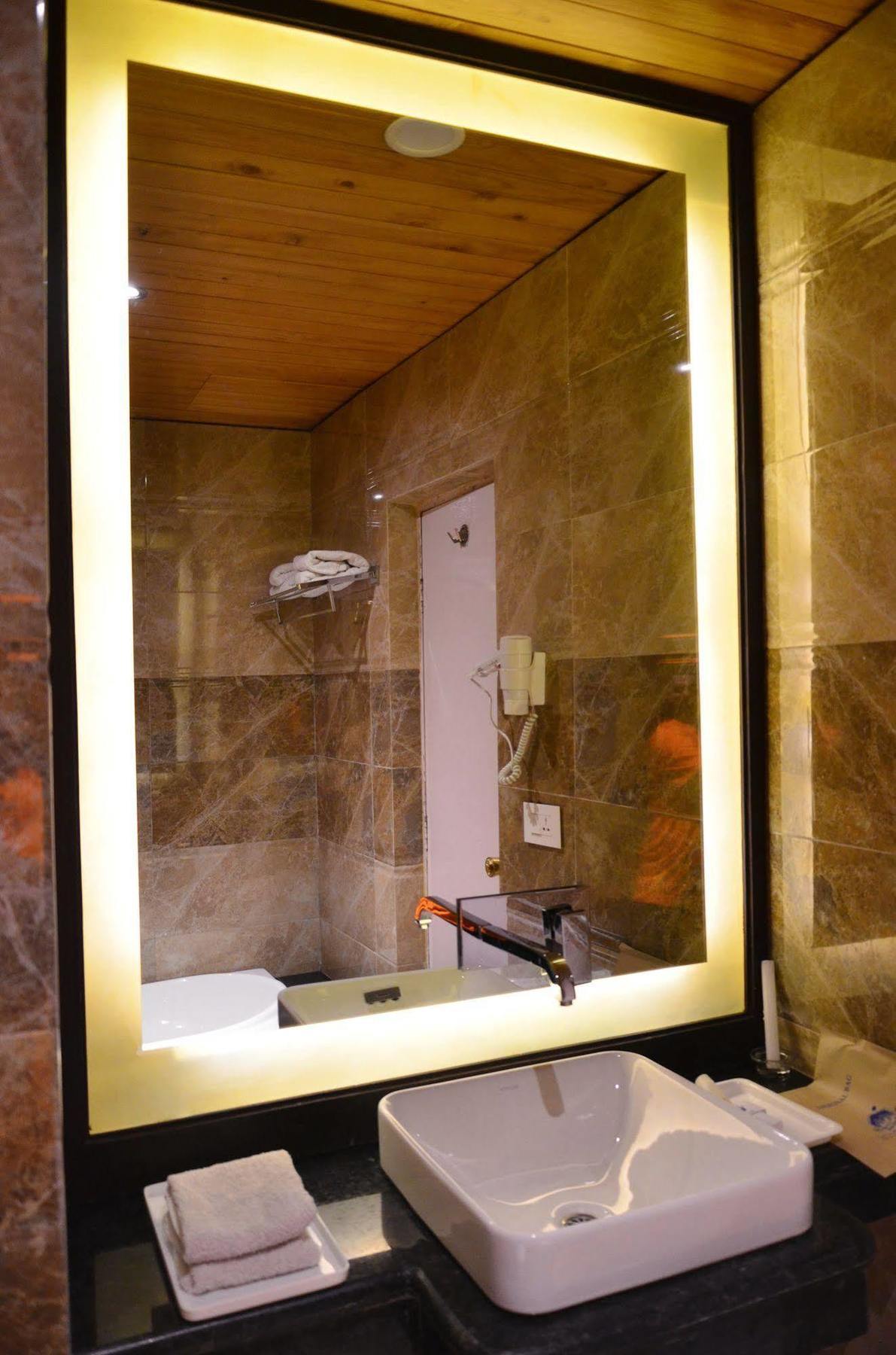 Hotel Manali Heights Экстерьер фото