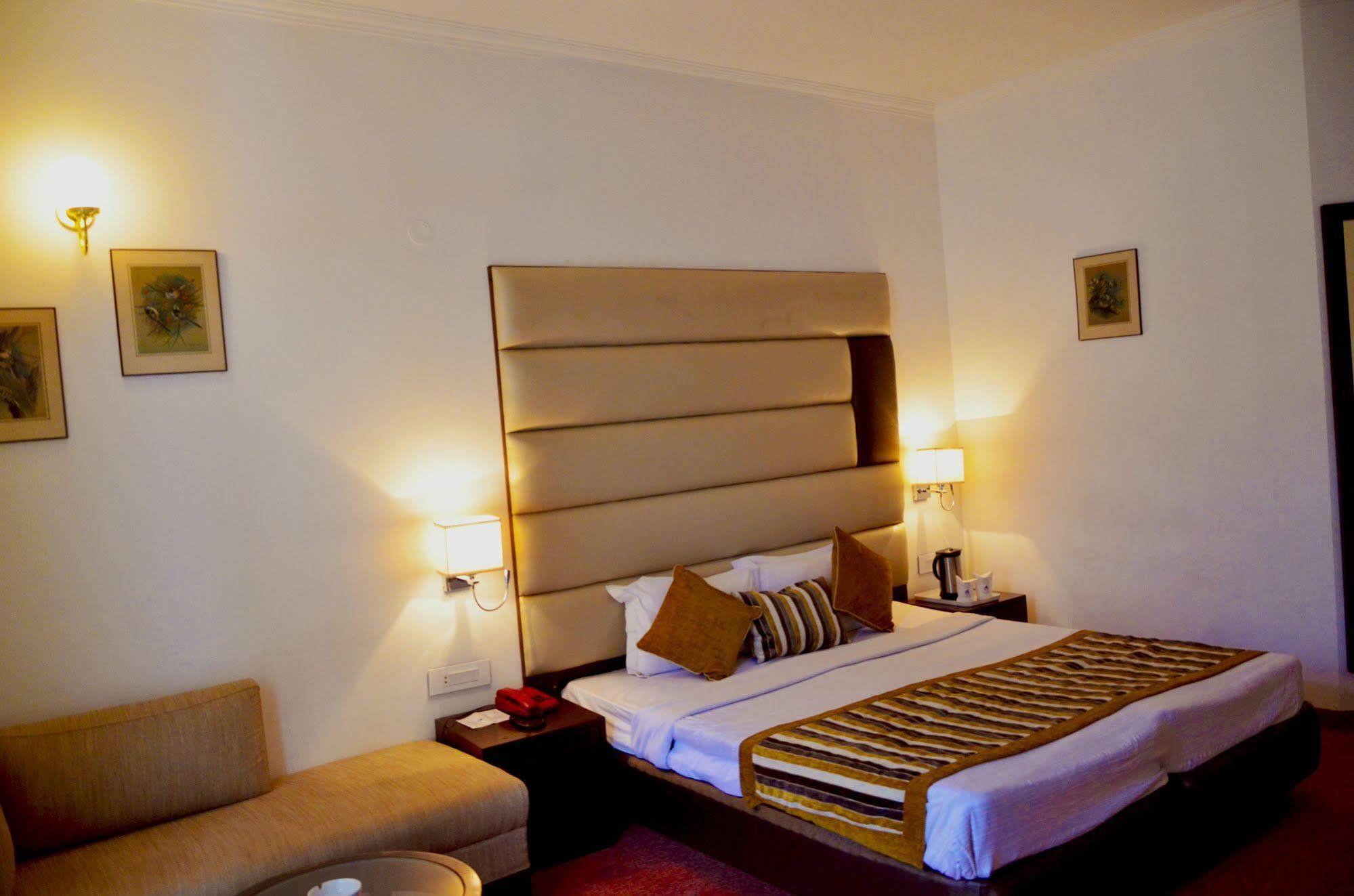 Hotel Manali Heights Экстерьер фото